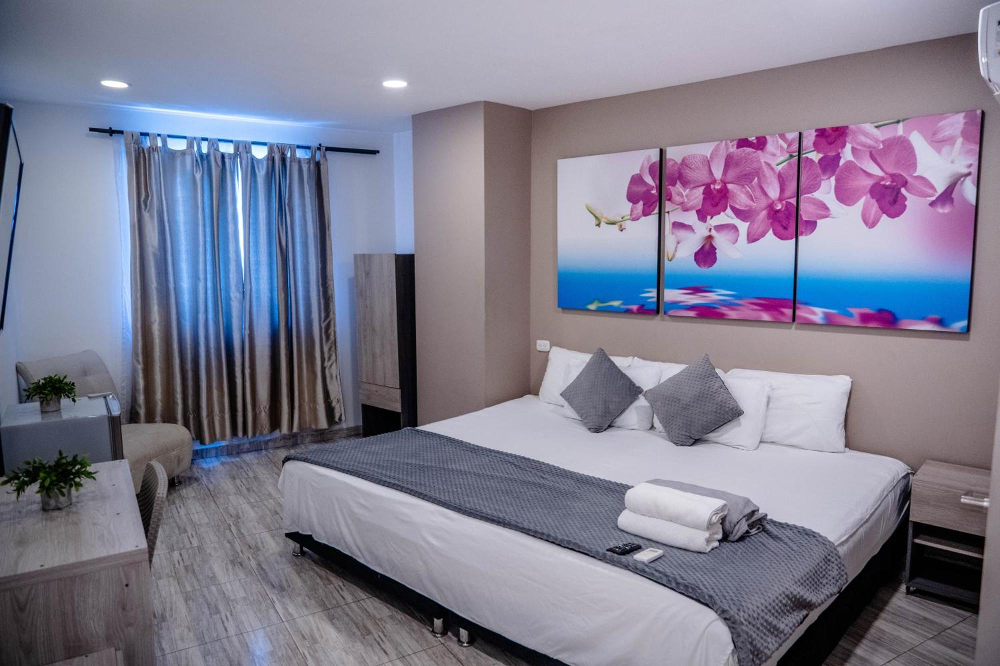 Bahia 79 Apartasuites Cerca Al Centro Картахена Экстерьер фото