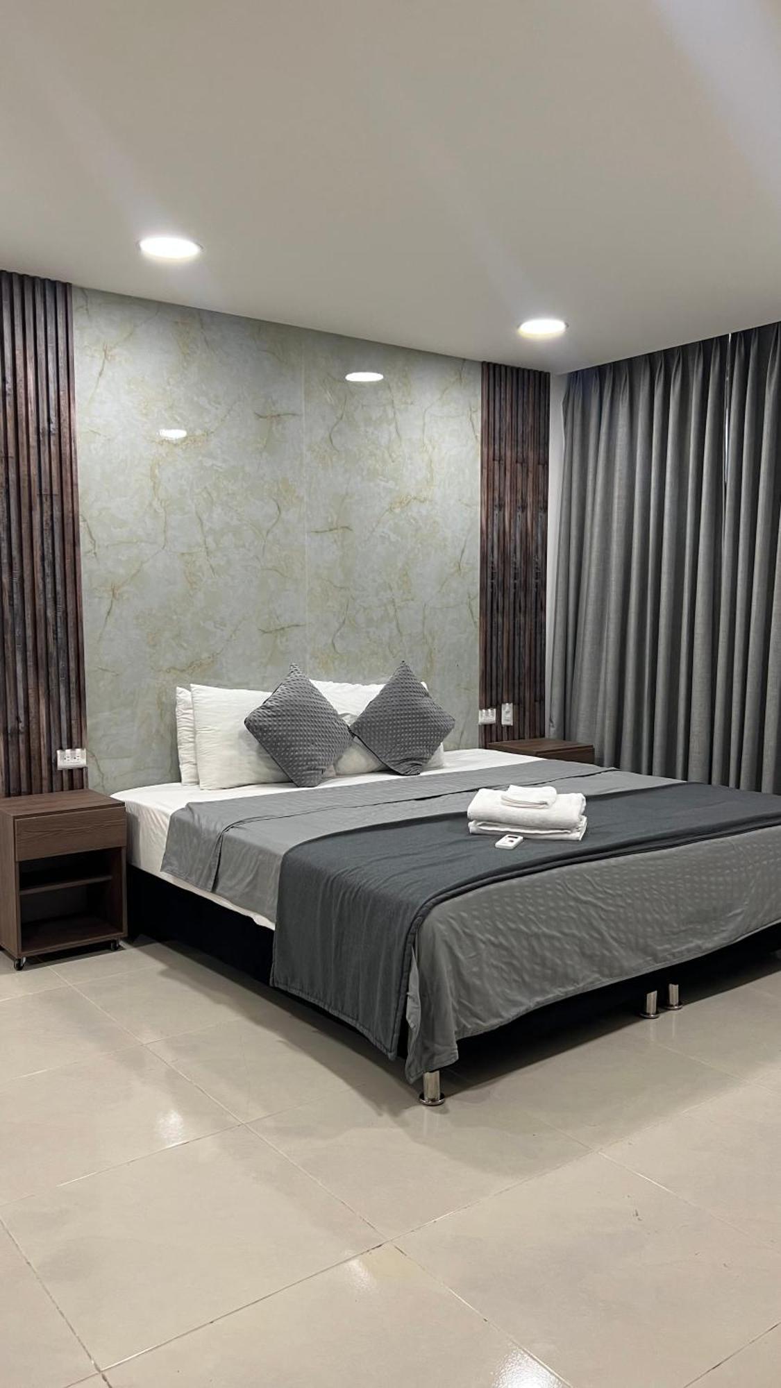 Bahia 79 Apartasuites Cerca Al Centro Картахена Экстерьер фото
