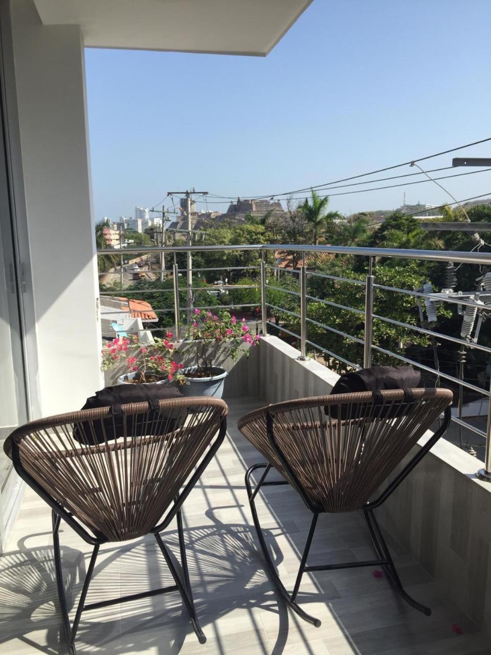 Bahia 79 Apartasuites Cerca Al Centro Картахена Экстерьер фото