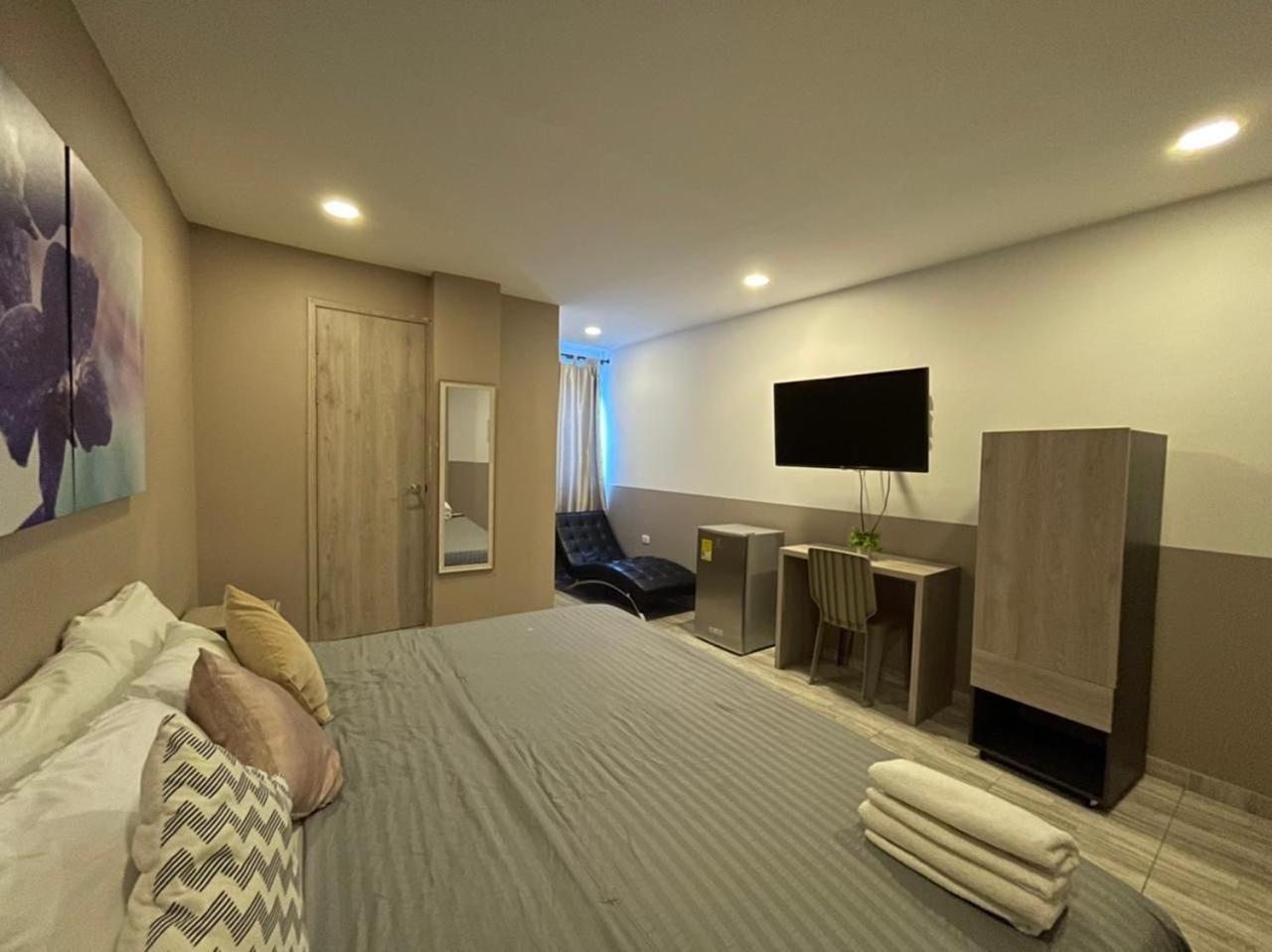 Bahia 79 Apartasuites Cerca Al Centro Картахена Экстерьер фото